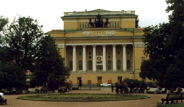 Театральный Петербург
