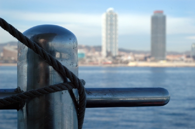 Морская прогулка на яхте вдоль побережья Барселоны