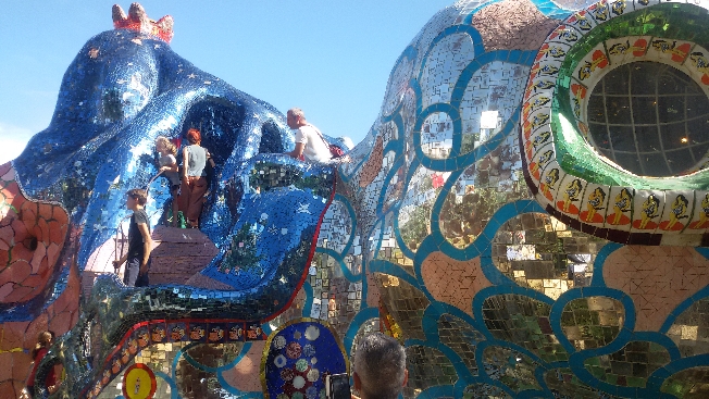 Парк скульптур Тарокки: красочное развлечение для взрослых и детей