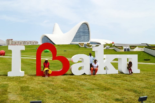 Полная обзорная экскурсия по современному Баку.