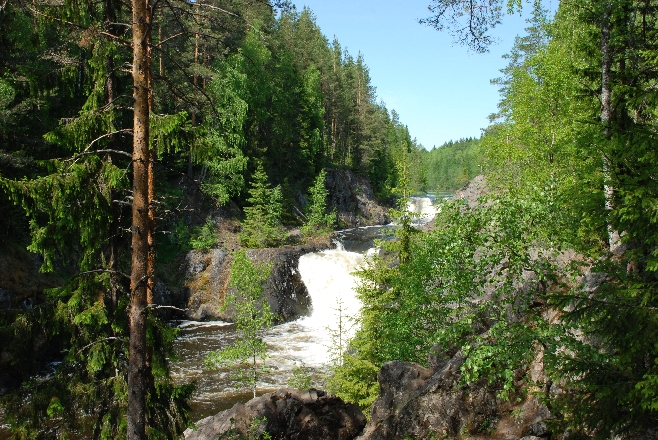 Второй равнинный водопад Европы - Кивач.