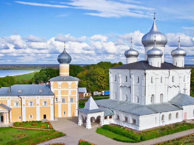 Экскурсия в женские монастыри Великого Новгорода