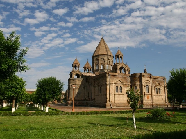 По главным христианским местам Армении. Эчмиадзин и Звартноц