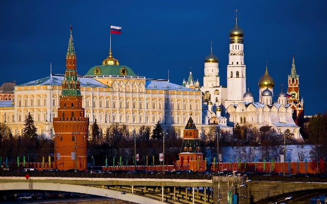 «МОСКВА – ГОРОД КОНТРАСТОВ» (обзорная экскурсия +территории Кремля + смотровая площадка Москва-Сити)