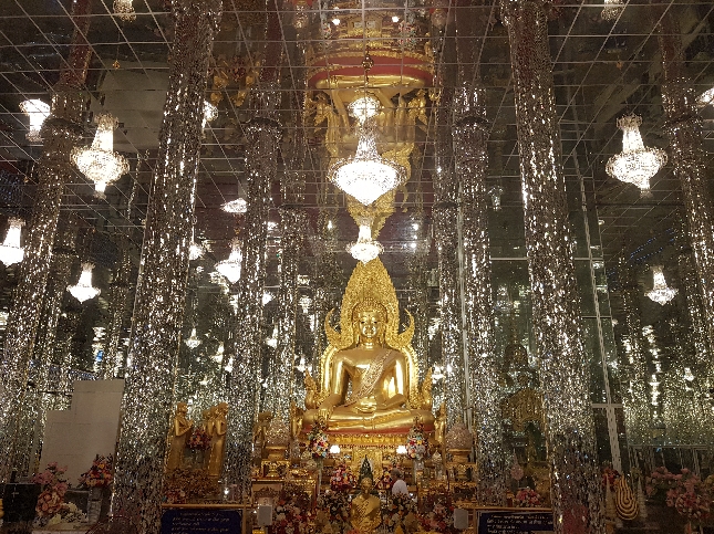 Погружение в тайскую историю - это круче чем Королевский Дворец в Бангкоке