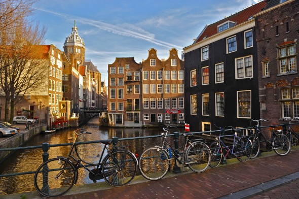 Групповая пешеходная экскурсия по Амстердаму. Любой из Вас может присоединиться. Цена 35 евро.