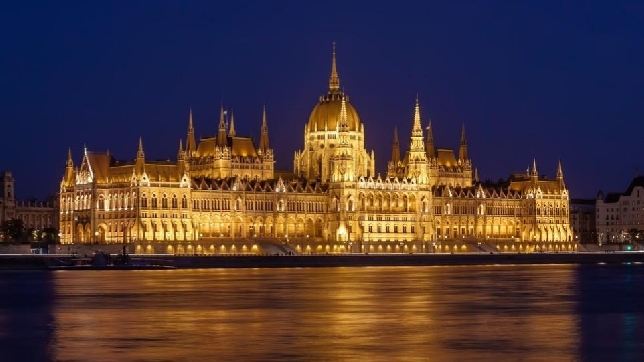 Экспресс-экскурсия по вечерней  «Жемчужине Дуная» - Будапешту (Возможна с фольклорным вечером)