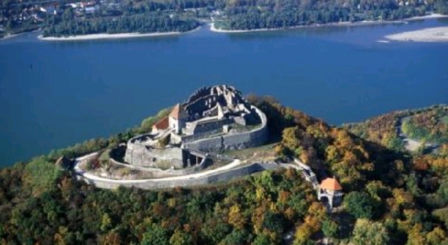 Три древних города живописной излучины голубого Дуная: Эстергом, Вишеград и Сентэндре