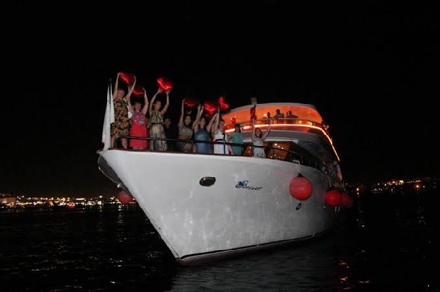 Вечерняя романтическая прогулка на яхте из Шарм-эль-Шейха 17 $ 