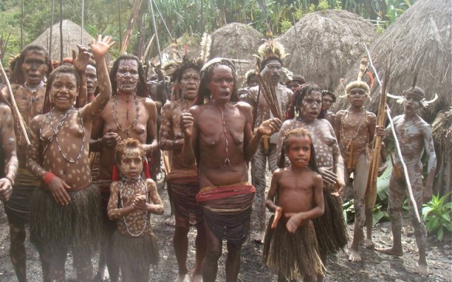 Посещение долины Балием (племя Дани)