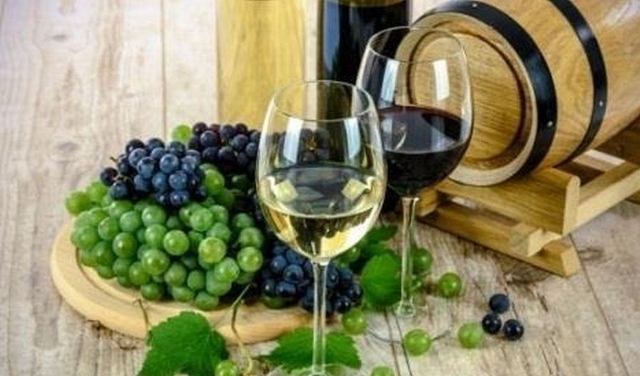 Винный тур в Шато Монолит: сыры, природа, и, разумеется, вино!