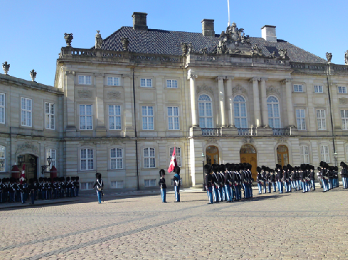 Экскурсия в королевский дворец Амалиенборг