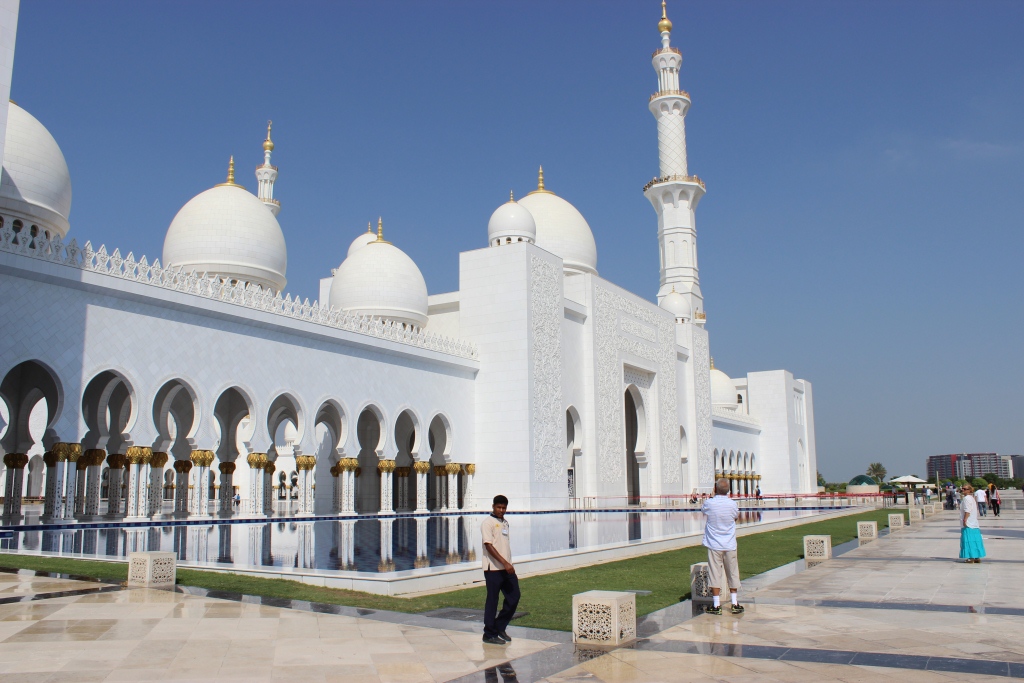 По программе Абу Даби + Феррари Парк (нестандартный тур в столицу эмиратов)