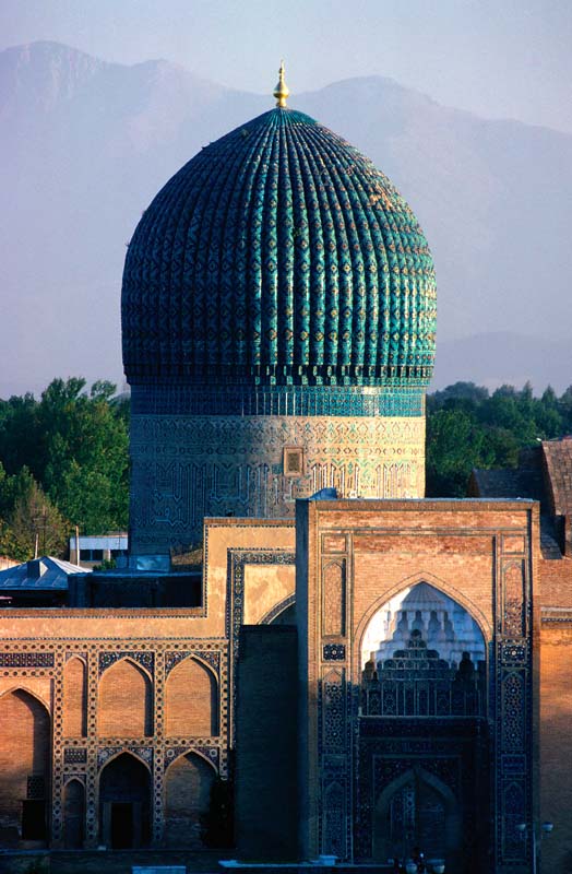 Гур-Эмир - шедевр исламской архитектуры Средневекового Востока