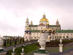 Золото куполов Почаева