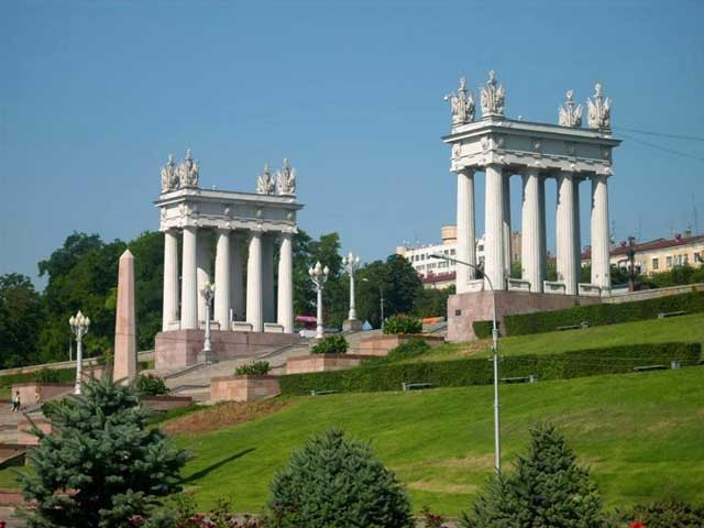 Набережная и Аллея Героев