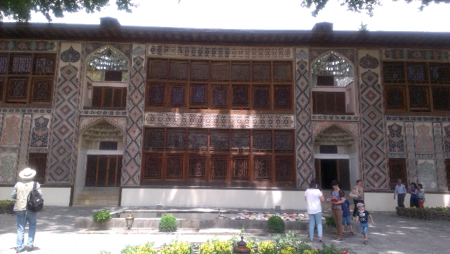 Экскурсия по Шеки