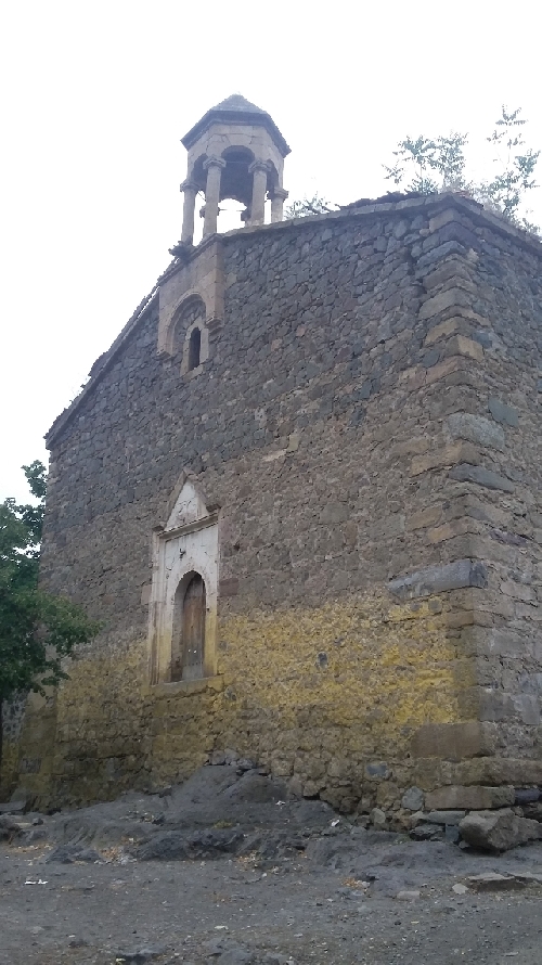 Экскурсия по Дашкесен — мраморные горы и железные великаны