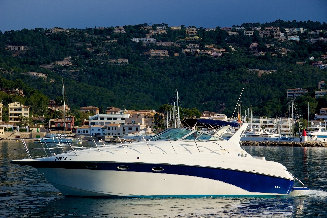 Морская прогулка на моторной яхте