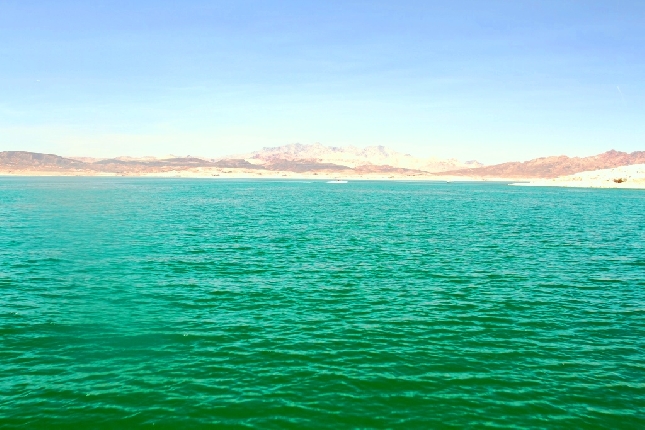 Пикник на катере по озеру МИД, с купанием - 500$