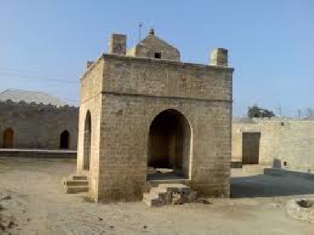 Храм огнепоклонников и горящая гора Янардаг