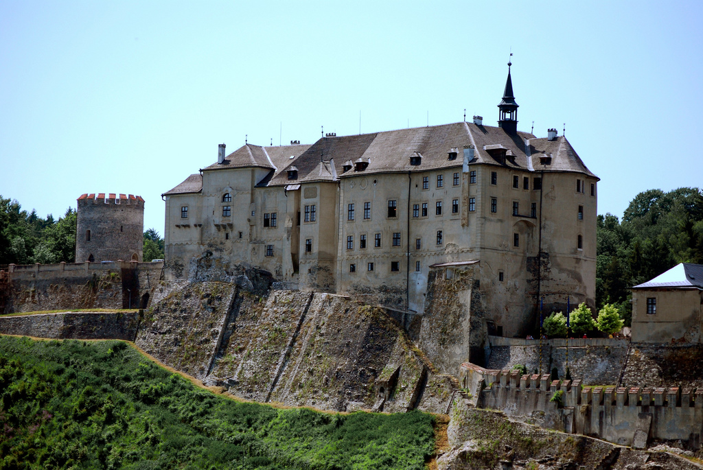 Из Праги в замок Чески Штернберк + костехранилище и город готики Кутна Гора (Юнеско)