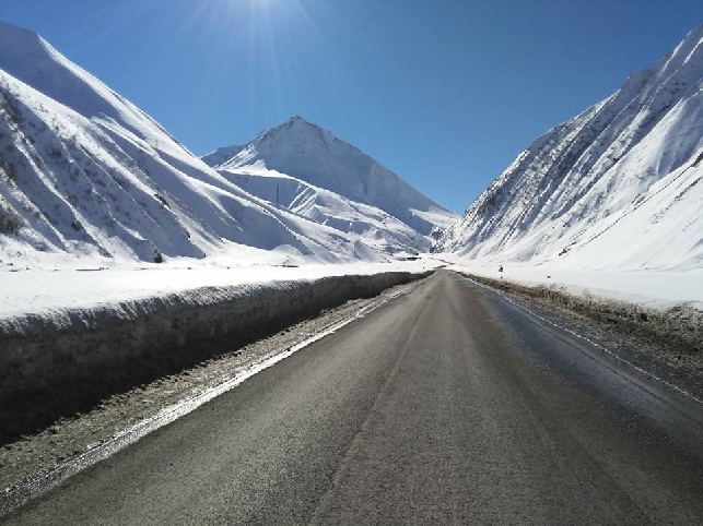 Крепость Ананури, Жинвальское водохранилище, Гудаури, Казбеги