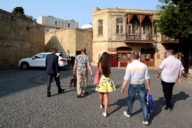 Знакомство с восточным Парижем.