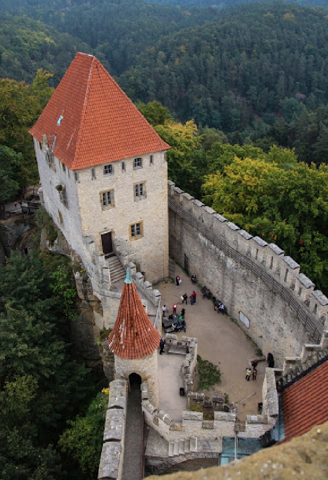 Два сказочных замка и озеро с золотыми рыбками за один день!