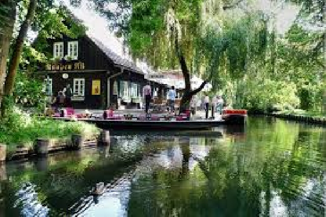 Немецкая Венеция с городком ЮНЕСКО -  городком огуречного пива и огуречного мороженого + Дрезден!