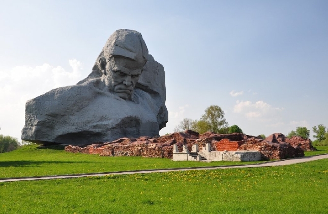 Брестская крепость - памятник мужеству