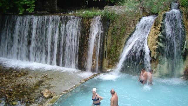 Аридея - для купания, а Едесса - для созерцания!
