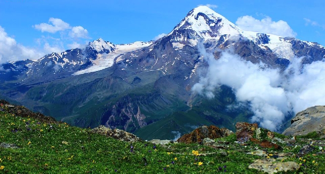 Прогулка по военно-грузинской дороге в Казбеги