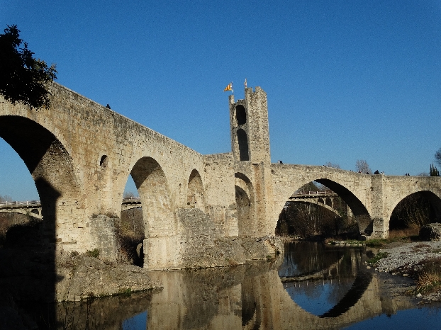 Бесалу - каталанская средневековая глубинка