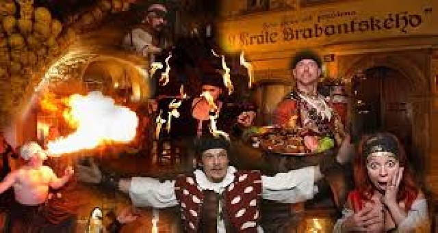  Детеницы с ужином в средневековой корчме