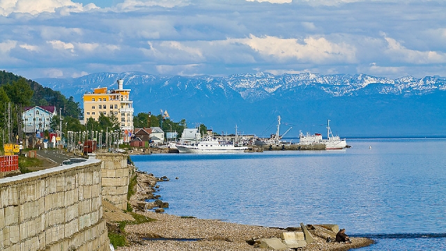 Листвянка - самое популярное место туристов