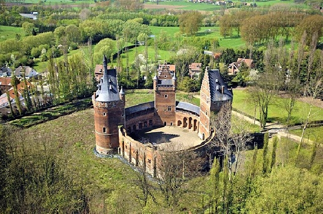 Экскурсия по замку Берсел (Kasteel Beersel)