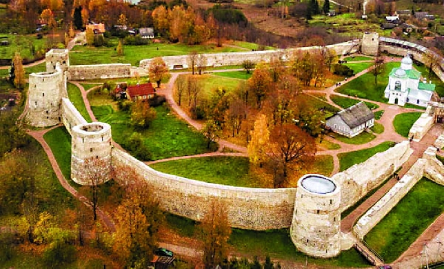 ВОИН И СВЯТОЙ. Авторская экскурсия по Изборску и Печорам. 