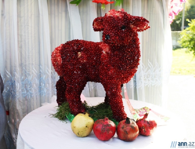 Гёйчай . Праздник граната