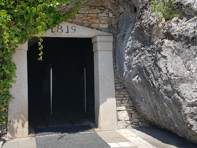 Из подземелья к морю