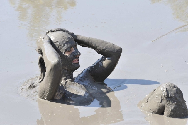 Уникальная грязная лечебница с термальной водой!