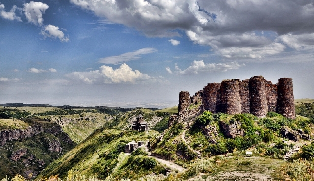 Экскурсия в крепость Амберд и озеро Кари