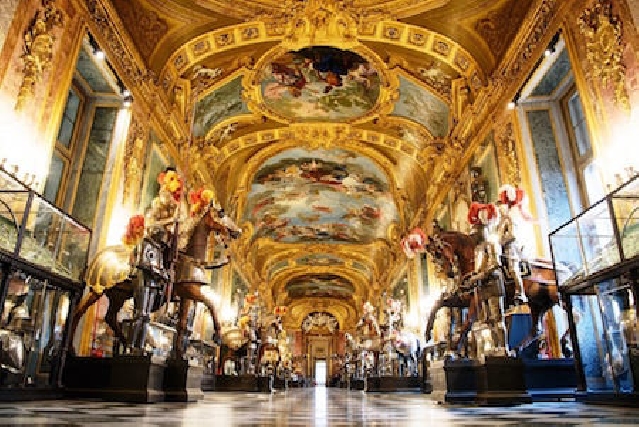 Королевский дворец и Королевская Коллекция Оружия 