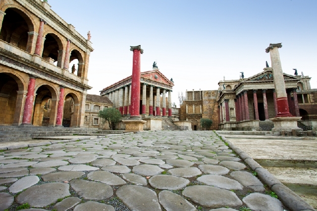 Прогулка один день в Cinecitt?!