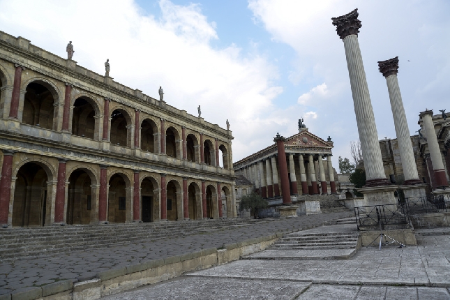 Вокруг Пирамиды