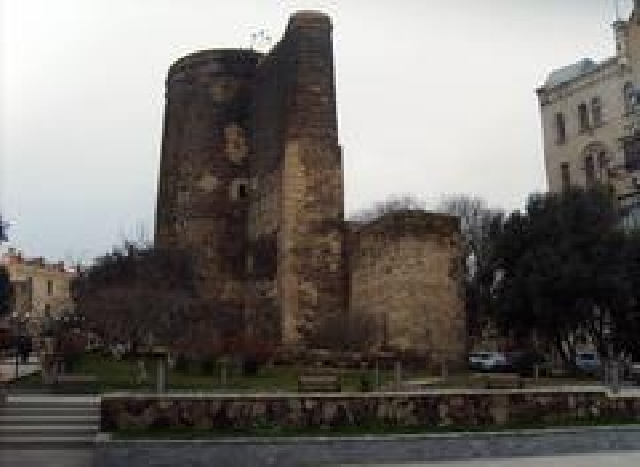 Пешеходная экскурсия по Старому городу.Тайны Бакинской крепости.