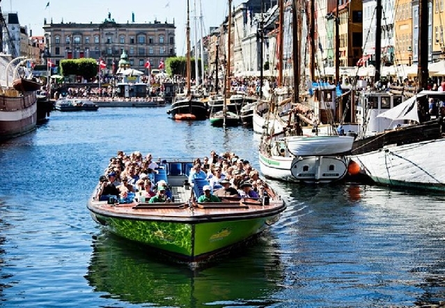 Прогулка по каналам Копенгагена на лодке hop on hop off
