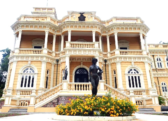 Тропический Париж