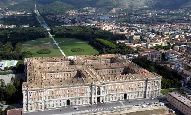 Королевский дворец в Казерте