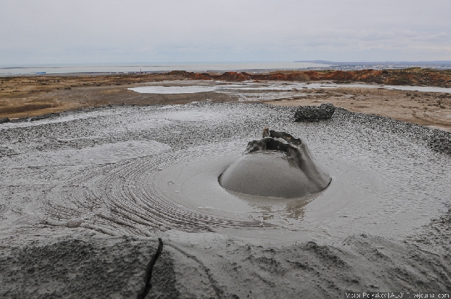 Грязевые вулканы Азербайджана — одно из чудес света